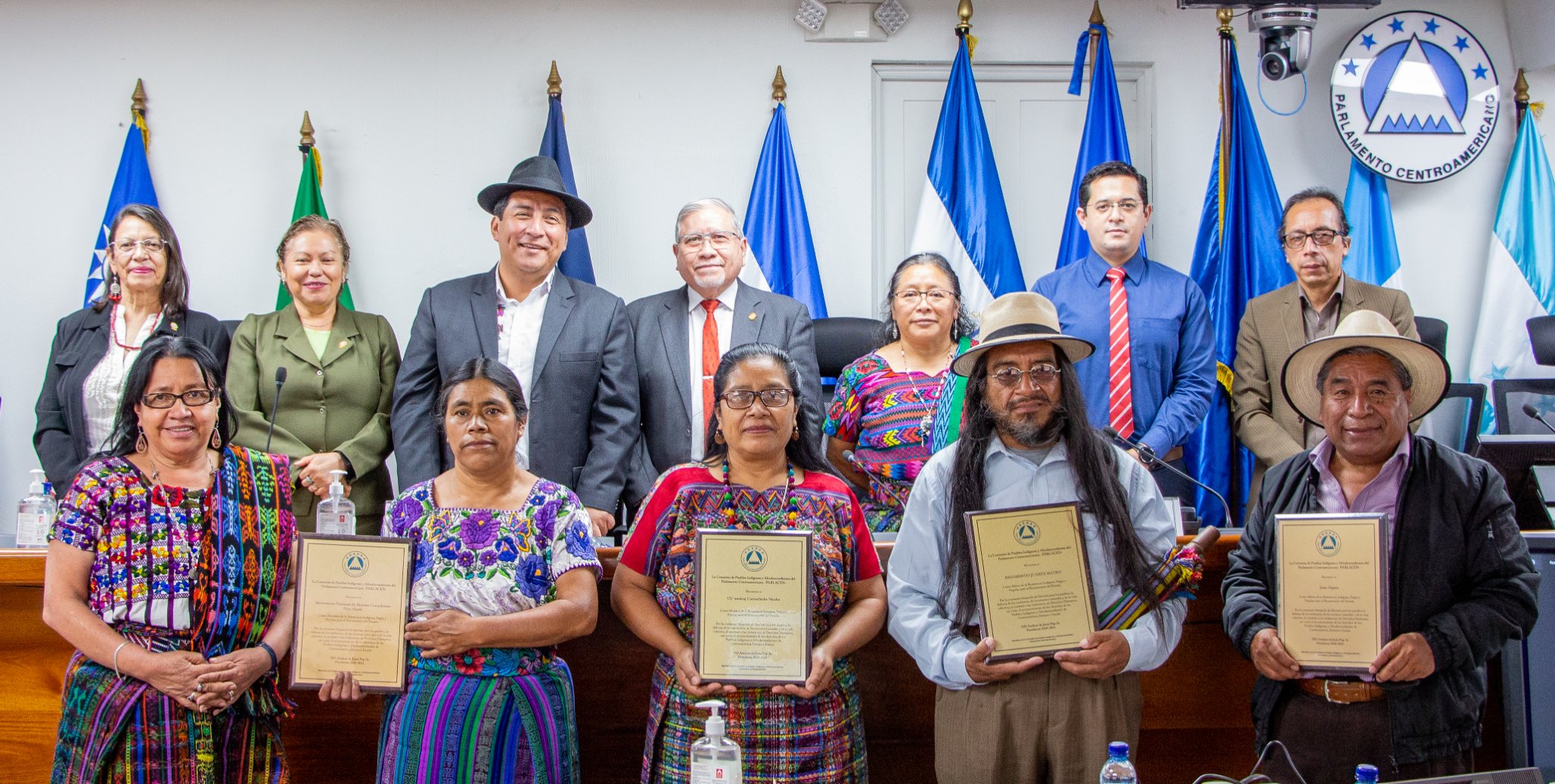 “Héroes y heroínas centroamericanos de la resistencia indígena, negra y popular ante el bicentenario”.